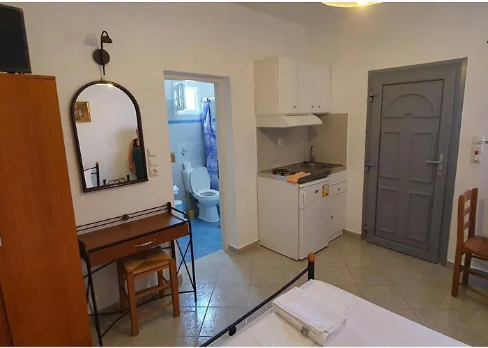 מלון דירות Molos 3*